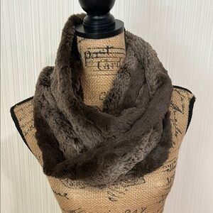 Cejon Dark Brown Faux Fur Scarf